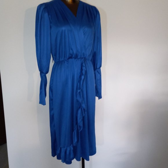 ruffled wrap dress, blouson sleeves, vintage from late 70s-80s, made in Canada - Picture 12 of 16